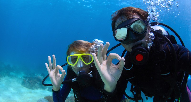 Divers practice safety and show they are ok.
