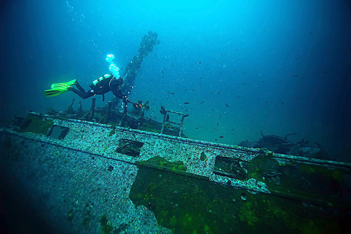 Wreck Diver