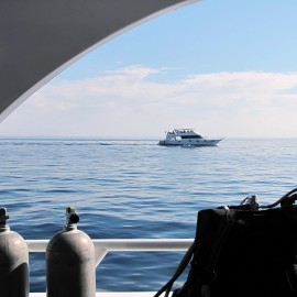 Use your own yacht for scuba lessons